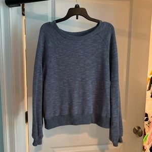 ABERCROMBIE AND FITCH TOP/SWEATER (XS)
